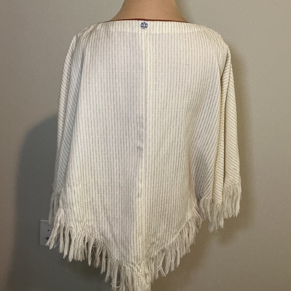 Elegant Cream Fringe cape poncho - Picture 3 of 7